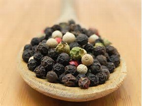 The Peppered Chef Blend (also known as, 5-Peppercorn Blend) from the Fanciful Collection by Merchant Spice Co. (5-Peppercorn Blend, Large (2 oz))
