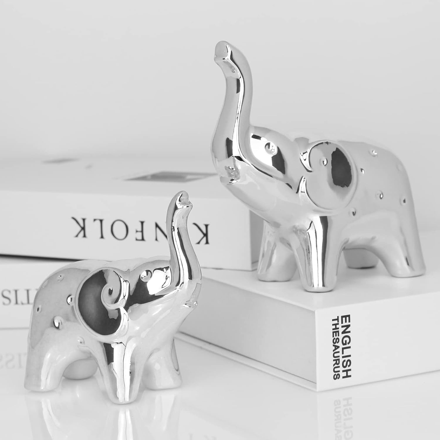 A Pair Elephant Statues Home Decor Modern Style,Gold Sculpture Ornaments,Decorations Applicable Home, Office Desktop, Bookshelf TV Stand, Shelf, Living Room,Cabinets-Ceramics（Silver）