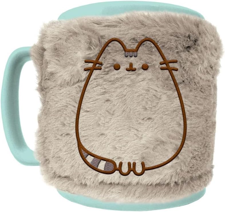Pyramid International PUSHEEN (COSY) FUZZY MUG - Adorable Pusheen Design, Excellent for Cozy Drinks, Comfortable Grip, Awesome Gift for Pusheen Fans, Durable and Microwave Safe