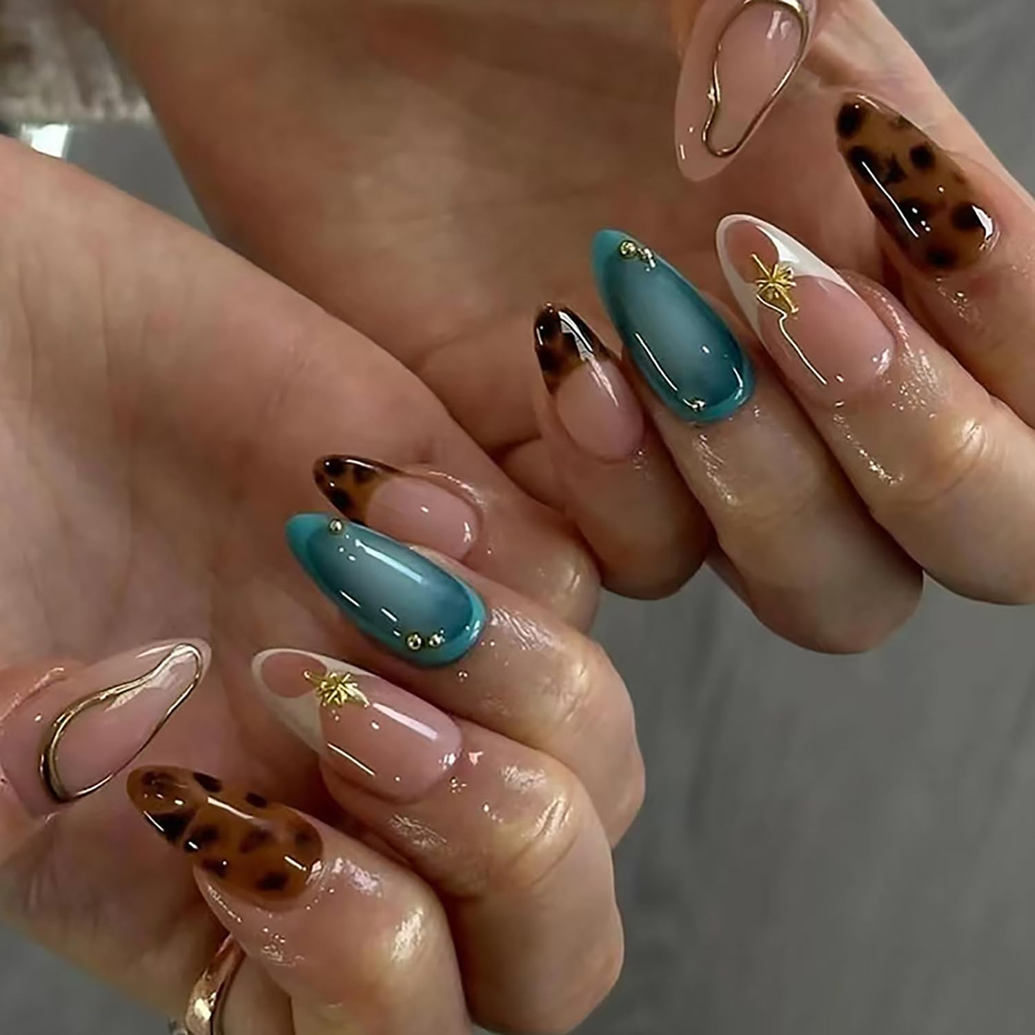 24 Pcs Almond Press on Nails Medium Fake Nails with Glue French Tip False Nails with Brown Leopard Pattern Design Artificial Acrylic Nails Press ons Reusable Almond Nails Glue on Nails for Women