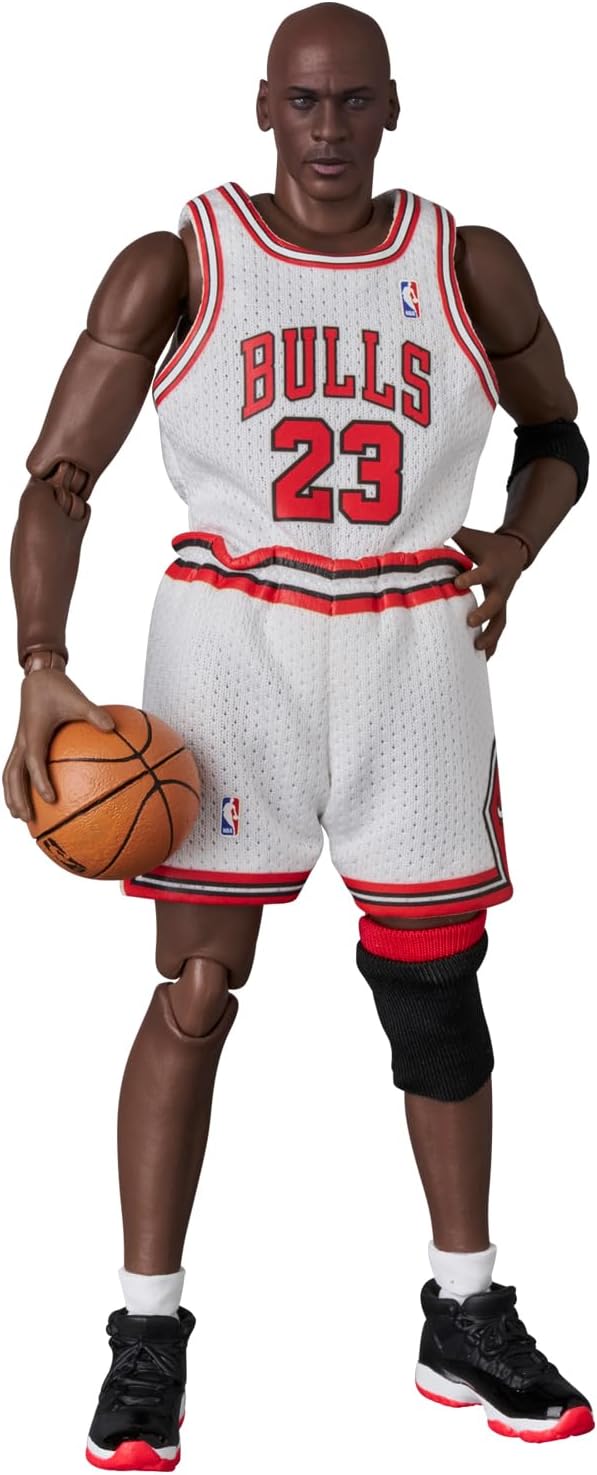 Michael Jordan (Chicago Bulls Home) MAFEX Action Figure