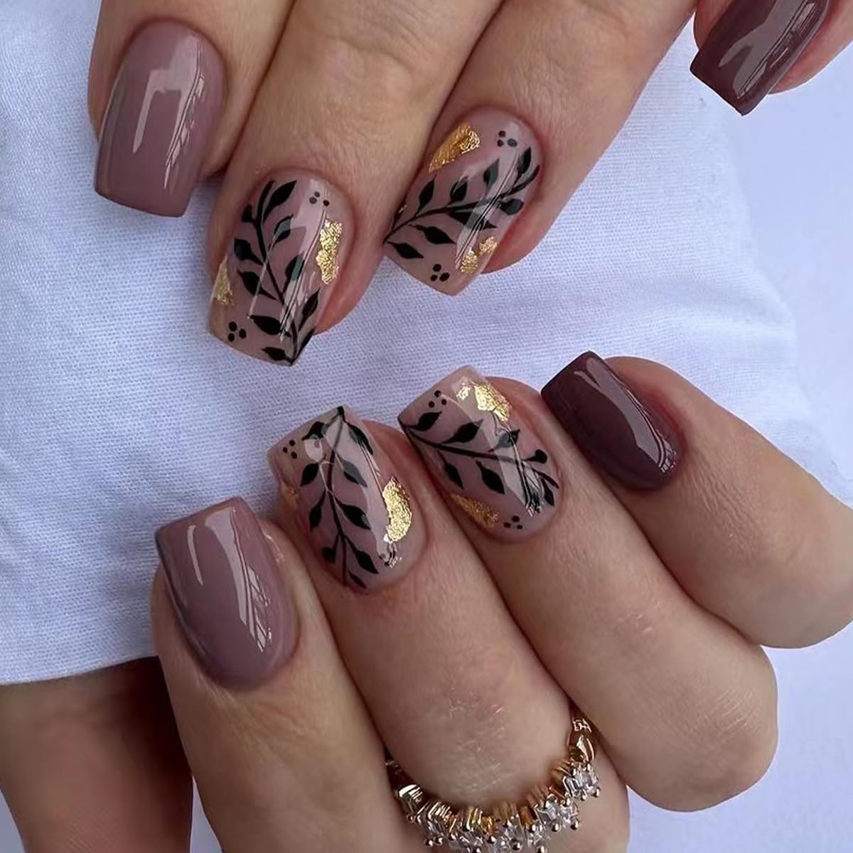 Brown Press on Nails Short Square Fake Nails Fall Nails Press ons with Gold Foil & Leaf Design,Reusable Artificial Nails Glossy Full Cover Glue on Nails Stick on Nails for Women Manicure 24 Pcs