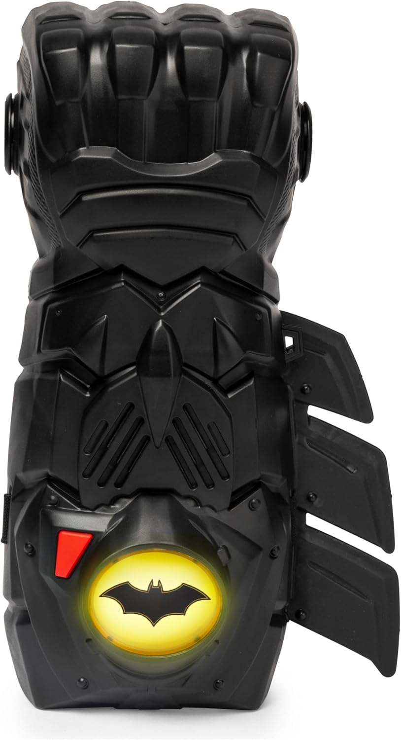 Batman, Interactive Gauntlet with Over 15 Phrases and Sounds, Halloween Costume for Kids Toys for Boys Aged 4 and Up