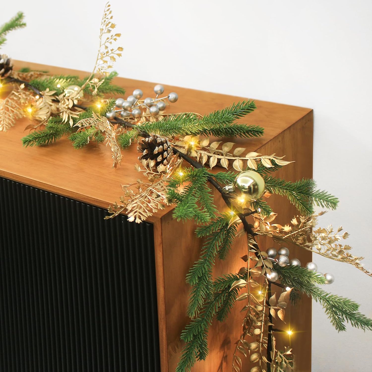 Luditek Christmas Garland with Lights, Berry Pine Cone 5.2FT 20 LED Garland String Lights Battery Operated, Christmas Decorations Indoor for Home Fireplace Mantel Xmas Decor