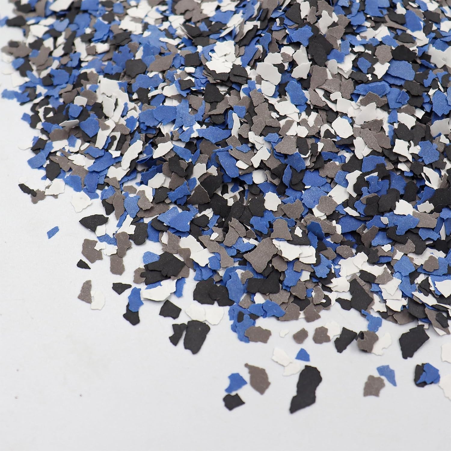 900G/2Lb Blend Decorative Color Chips Epoxy Floor Flakes Garage Paint Flakes Concrete Floor Coatings Kits for Garage Wall Interior and Exterior House Paint (Black, White, Blue, Grey)