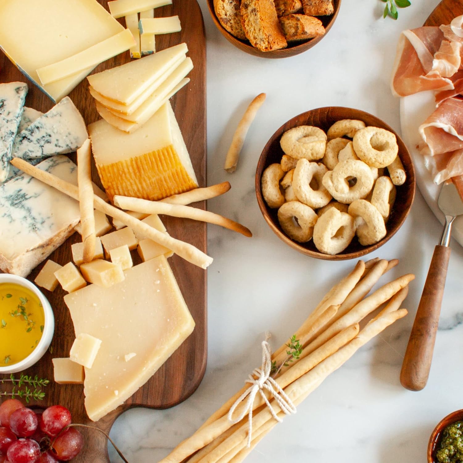 igourmet Authentic Italian Luxuries Gift Box – Hand-Selected Gourmet Cheese Assortment, Prosciutto di Parma, Extra Virgin Olive Oil, and Traditional Mantova Cookies – Ideal Imported Italian Food
