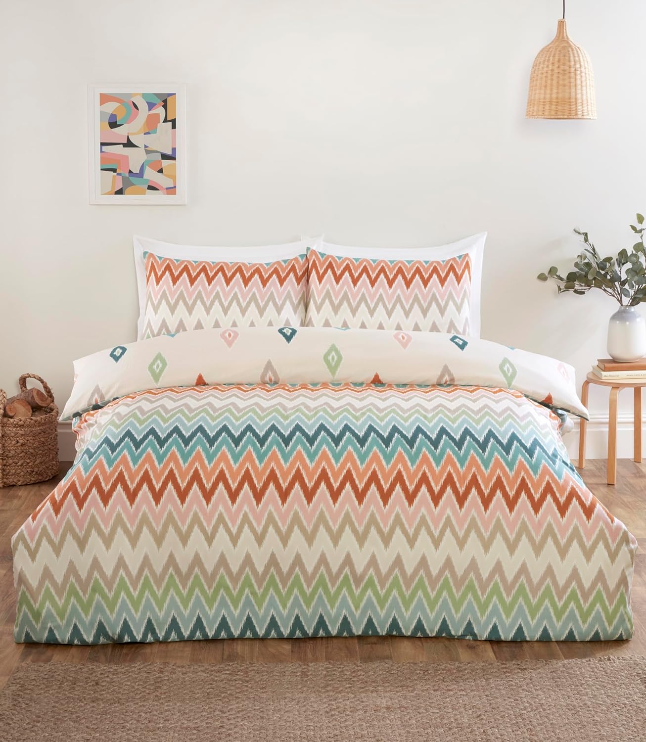 Rapport home 4 Pcs Printed Chevron Bedding Set – Reversible King Size Duvet Cover, Soft Microfibre Fitted Sheet with Matching Pillowcases – Multi-Color Complete Bed Set