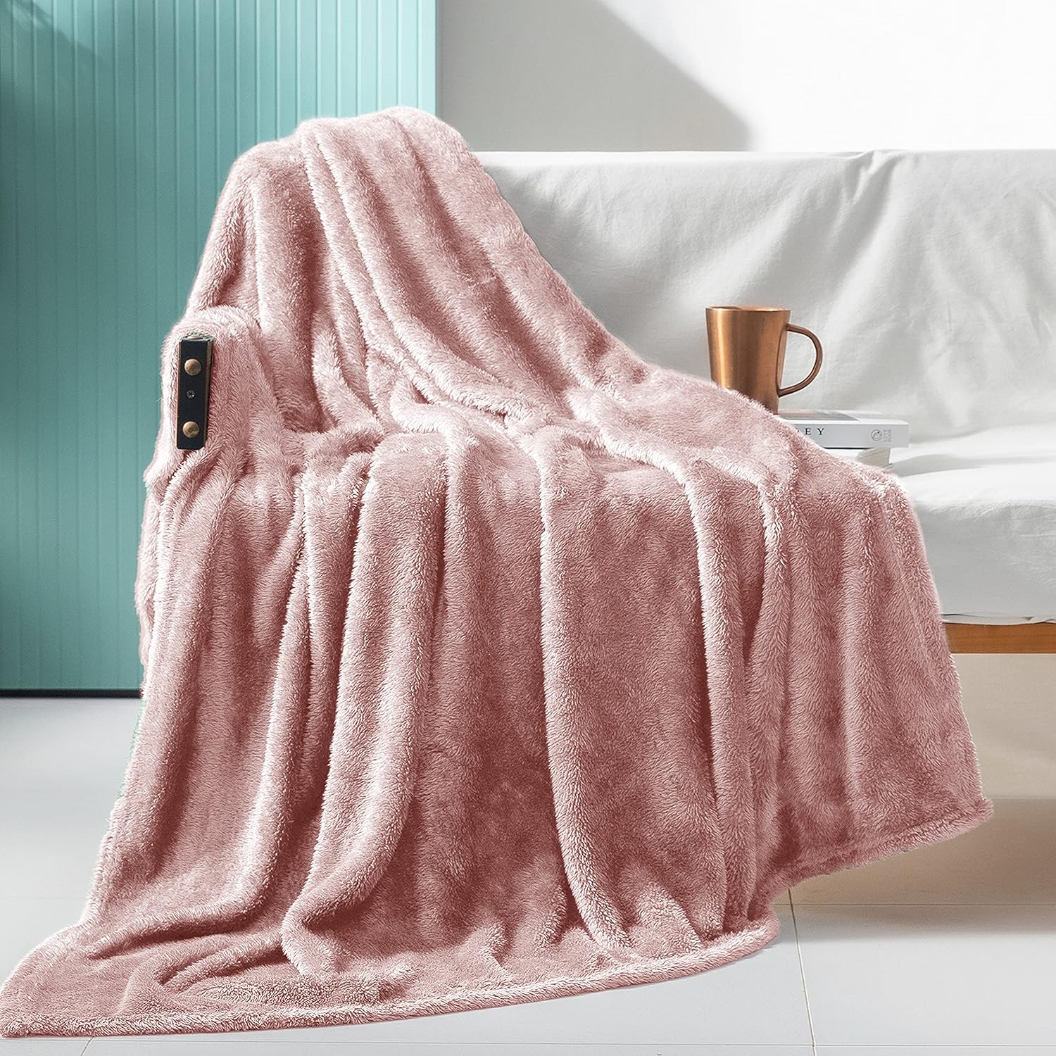 Exclusivo Mezcla Plush Fuzzy Fleece Throw Blanket Extra Large, Super Soft, Fluffy and Warm Blankets for Couch, Bed, All Season Use (50x70 Inches, Pink)