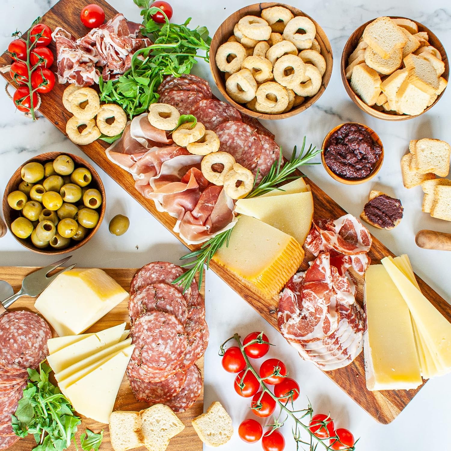 igourmet Antipasto Gourmet Gift Box - A classic food assortment combination that comes together elegantly.